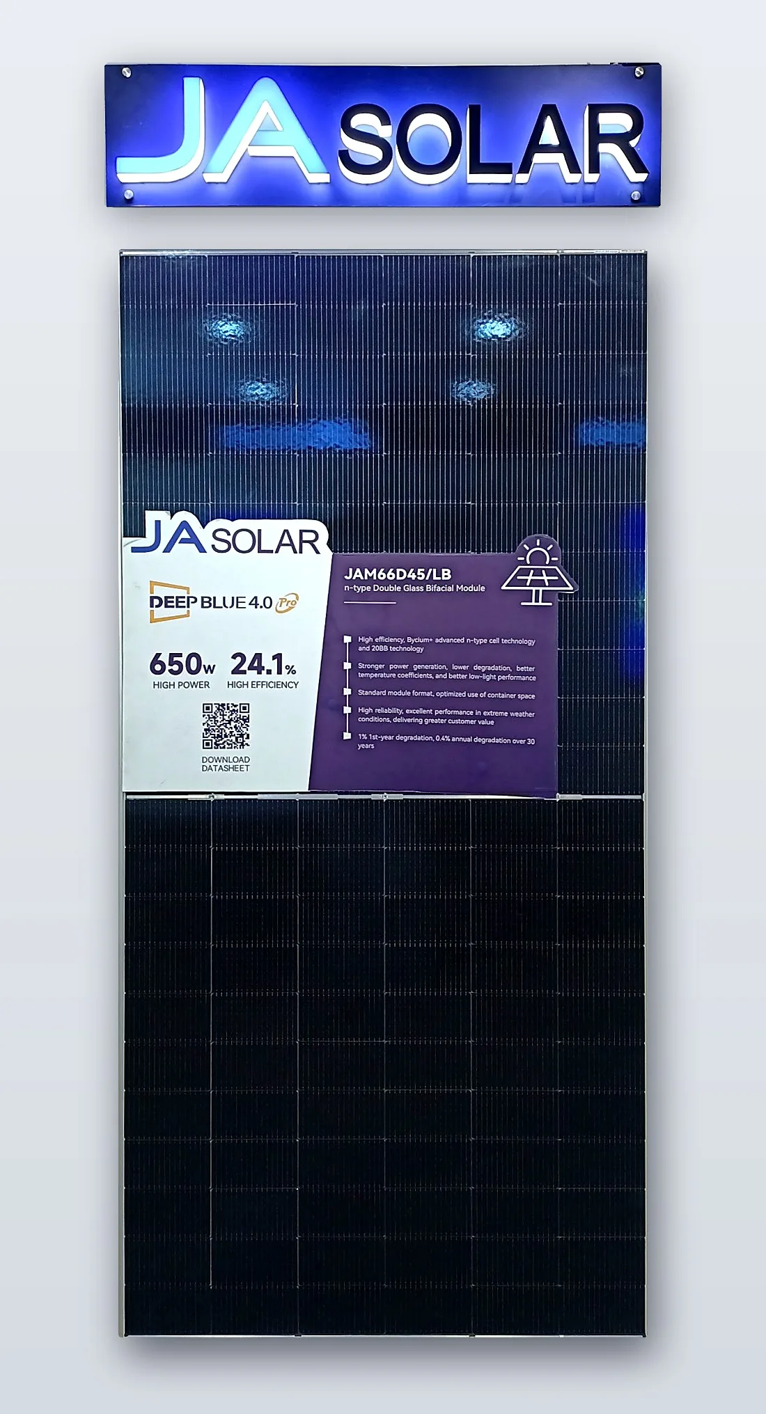 JA Solar Deep Blue 4.0 Pro JAM66D45/LB module, 650 W, 24.1% efficiency, on display at StenGrid in Lahore
